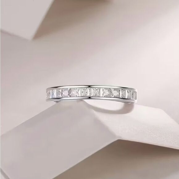 🩶 NEW Titanium Silver and CZ Sparkling Ring 🩶 - Picture 5 of 8